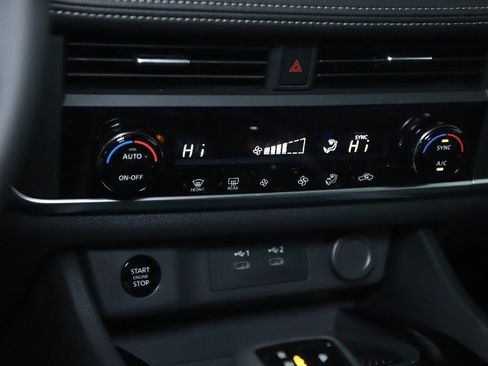 Certified 2026 Nissan Rogue SV image 25