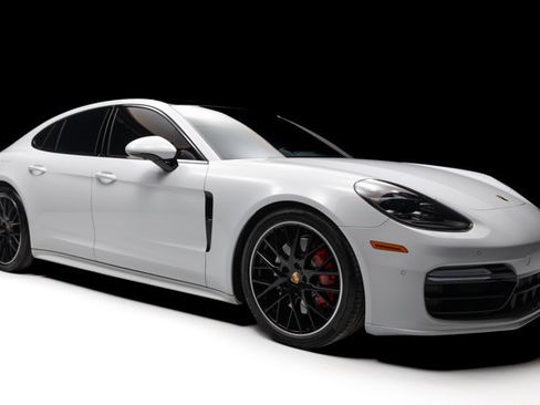 Used 2020 Porsche Panamera GTS w/ Premium Package Plus image 30