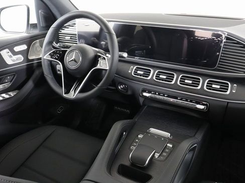 Used 2025 Mercedes-Benz GLE 350 4MATIC image 4