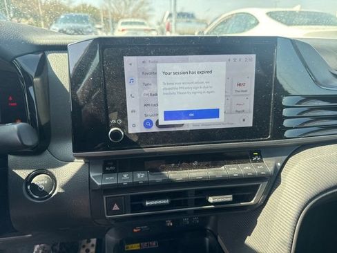 Used 2025 Toyota Camry SE image 10