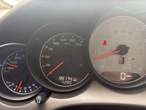 Used 2015 Porsche Cayenne S image 21