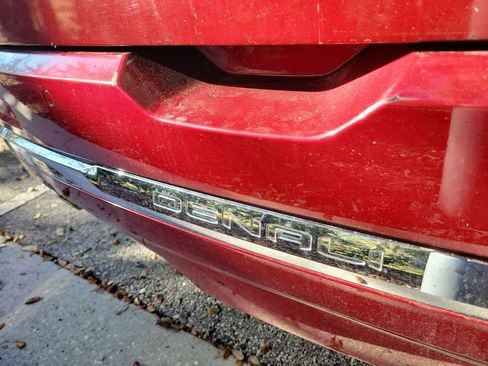 Used 2020 GMC Acadia Denali image 18