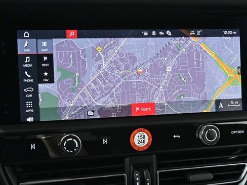 Certified 2025 Porsche Macan image 13