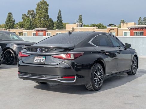 Used 2022 Lexus ES 300h w/ Premium Package FWD image 5