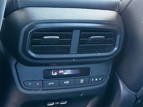 Used 2023 Honda Pilot Touring image 25