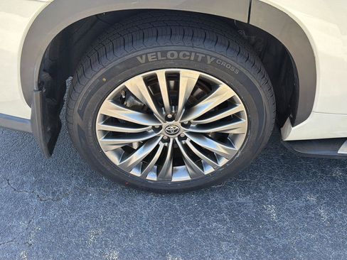 Used 2020 Toyota Highlander Platinum AWD/4WD image 43