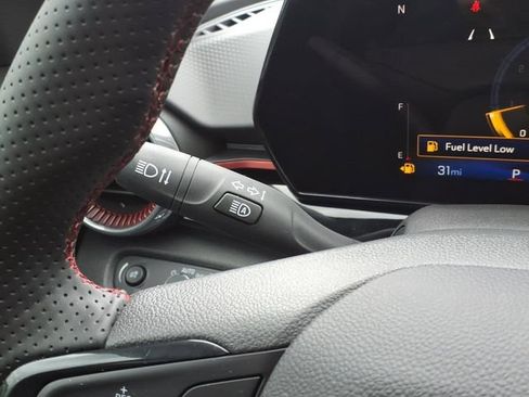 Used 2025 Chevrolet Trax RS w/ Driver Confidence Package FWD image 29