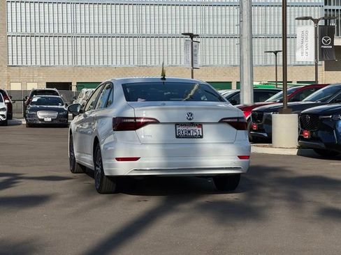 Used 2021 Volkswagen Jetta SE FWD image 32