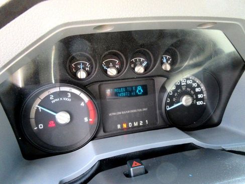 Used 2019 Ford F750 2WD Crew Cab Super Duty image 6