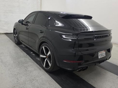 Used 2025 Porsche Cayenne GTS AWD/4WD image 4