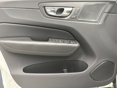 Used 2019 Volvo XC60 T8 R-Design w/ Advanced Package AWD/4WD image 9