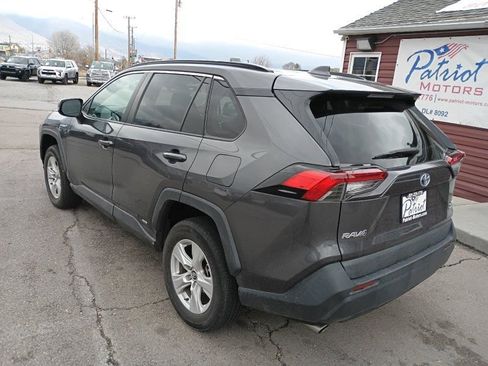 Used 2020 Toyota RAV4 XLE image 4