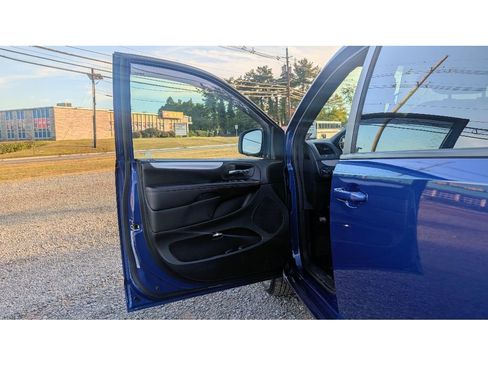 Used 2019 Dodge Grand Caravan GT image 9
