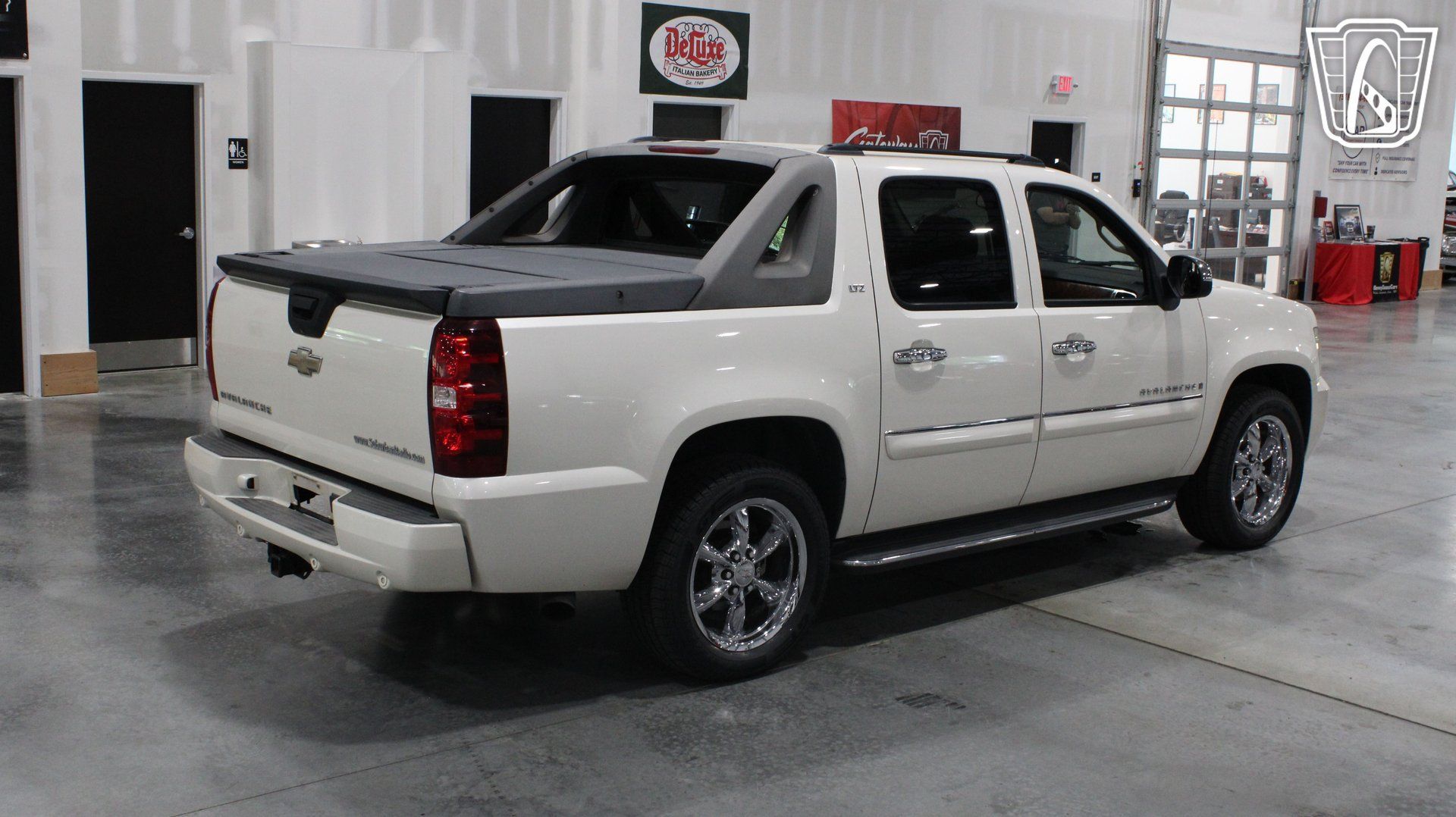 Used 2008 Chevrolet Avalanche LTZ w/ LTZ Preferred Equipment Group AWD/4WD image 34