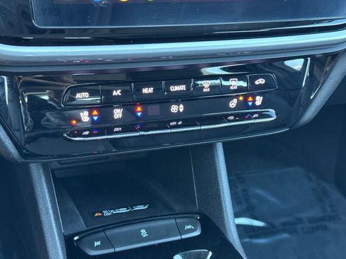 Used 2022 Chevrolet Bolt EUV Premier w/ Launch Edition image 21