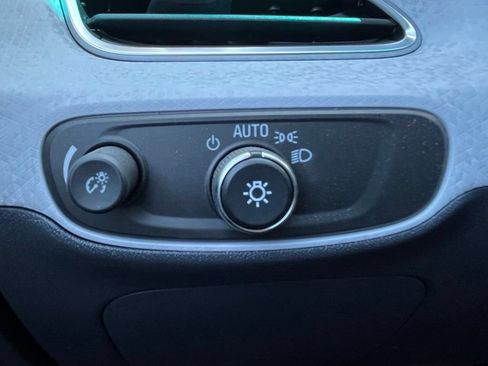 Used 2021 Chevrolet Bolt LT FWD image 10