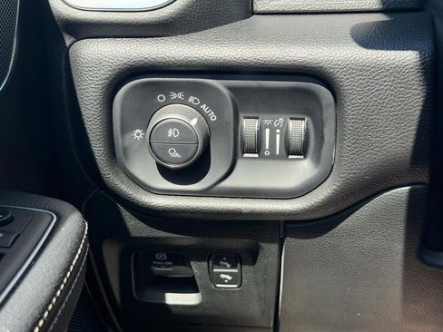 Used 2024 RAM 1500 Laramie AWD/4WD image 16