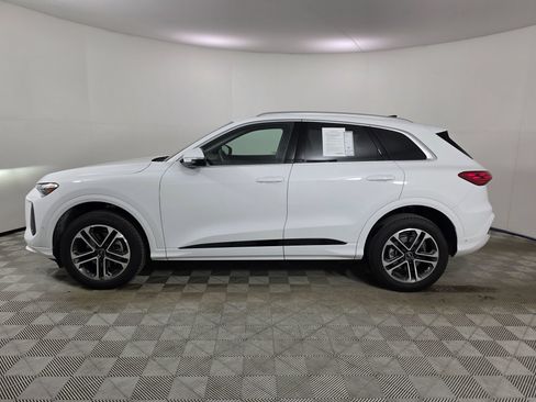 Certified 2025 Audi Q5 Premium w/ Convenience Package AWD/4WD image 4