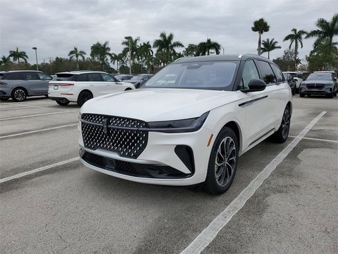 New 2026 Lincoln Nautilus Reserve image 2