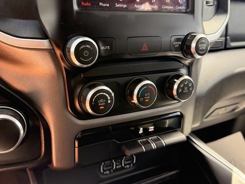 Used 2020 RAM 1500 Big Horn AWD/4WD image 20