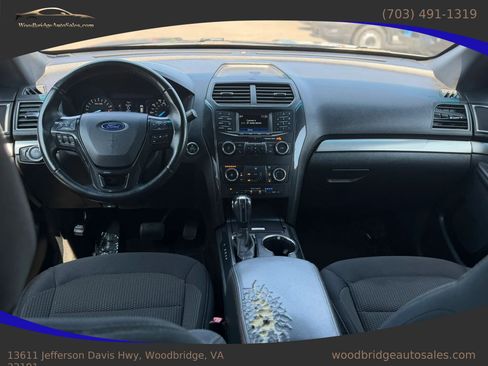 Used 2019 Ford Explorer XLT FWD image 21