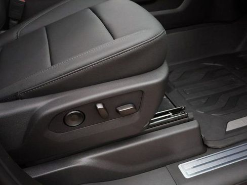 New 2026 GMC Sierra 1500 SLT w/ SLT Premium Plus Package image 9