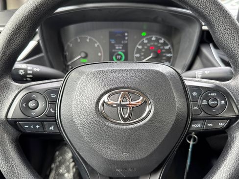 Used 2024 Toyota Corolla LE FWD image 17