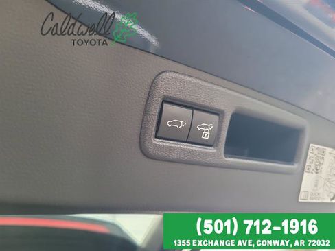 Used 2024 Toyota Venza Limited image 27