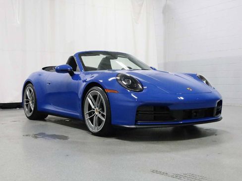 Used 2025 Porsche 911 Carrera RWD image 13