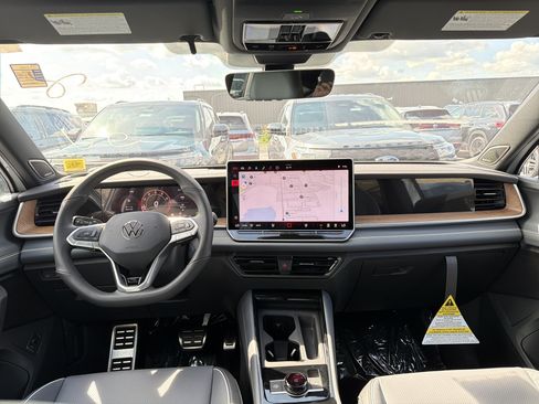 New 2026 Volkswagen Tiguan SEL R-Line AWD/4WD image 13
