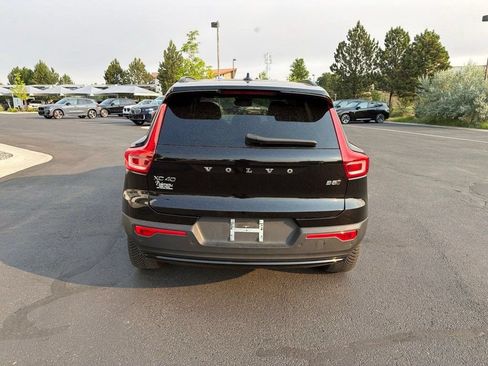 Used 2025 Volvo XC40 B5 Plus w/ Climate Package AWD/4WD image 4