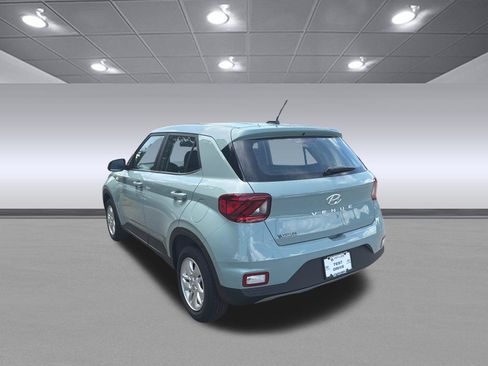 Certified 2026 Hyundai Venue SE FWD image 7