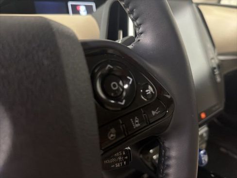 Used 2019 Toyota Prius Limited w/ Premium Convenience Package FWD image 16