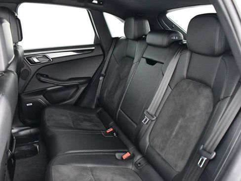 Used 2021 Porsche Macan AWD/4WD image 21