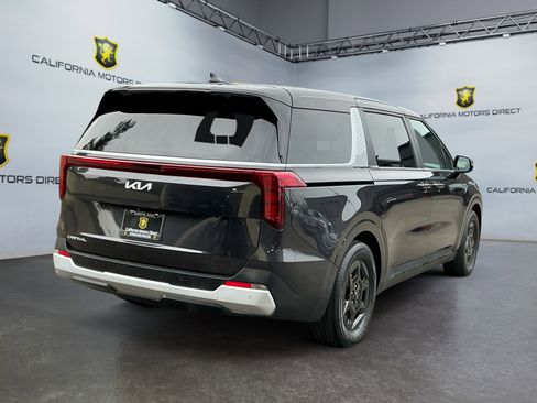 Used 2025 Kia Carnival LX image 5