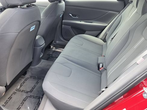 Certified 2024 Hyundai Elantra SEL FWD image 11