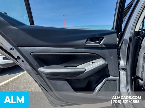 Used 2025 Nissan Altima 2.5 SV FWD image 11