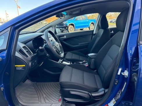 Used 2017 Kia Forte LX image 15