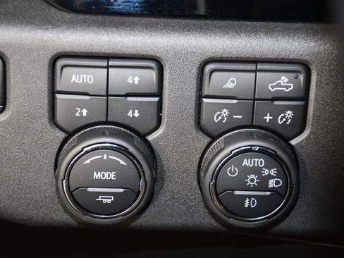 Used 2024 Chevrolet Silverado 1500 ZR2 w/ Technology Package AWD/4WD image 37