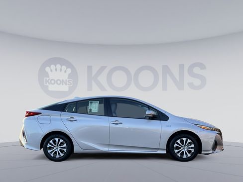 Used 2022 Toyota Prius Prime LE image 7