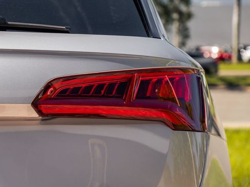 Used 2019 Audi SQ5 Prestige w/ Prestige Package AWD/4WD image 12