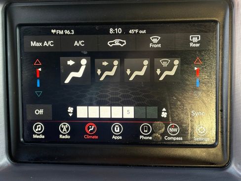 Used 2022 Dodge Charger SXT image 23