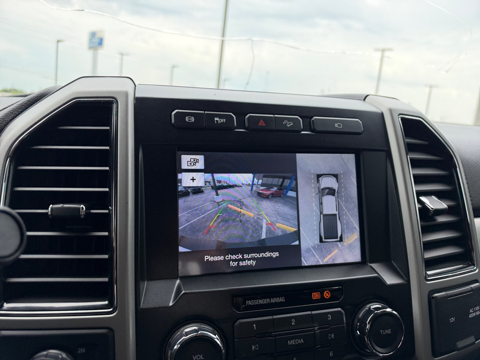 Certified 2019 Ford F350 Lariat w/ Lariat Ultimate Package AWD/4WD image 32