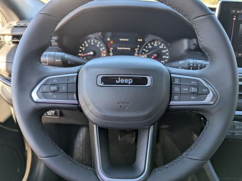 New 2026 Jeep Compass Limited image 18