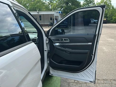 Used 2016 Ford Explorer Sport w/ Equipment Group 401A AWD/4WD image 28