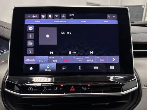 Used 2024 Jeep Compass Limited w/ Sun and Sound Group image 18