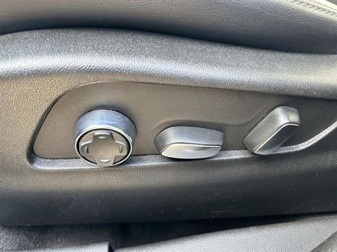 Used 2024 Cadillac XT4 Premium Luxury image 23