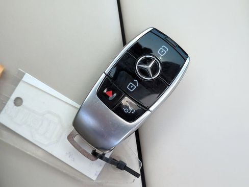 Used 2023 Mercedes-Benz E 450 Cabriolet image 27