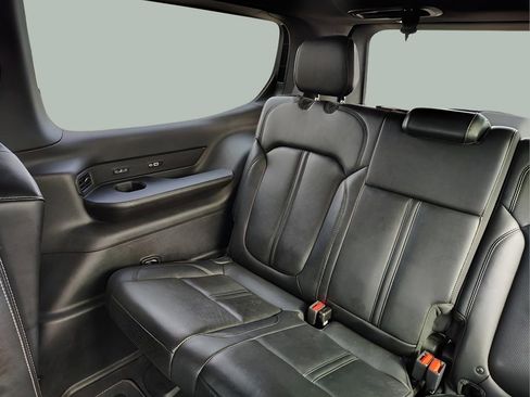 Used 2022 Jeep Wagoneer Series III w/ Flexible Seating Group AWD/4WD image 27