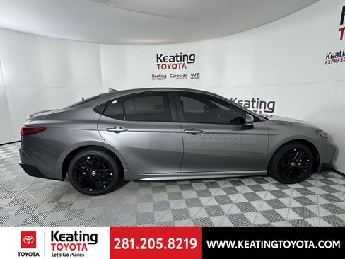 New 2026 Toyota Camry SE image 4